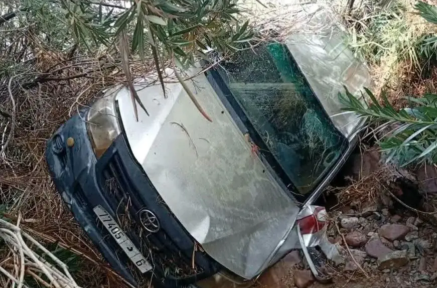 فـ.اجعة في زاكورة.. السيول الجارفة تبتلع مركبة وتودي بحياة عامل منجمي فـ.اجعة في زاكورة.. السيول الجارفة تبتلع مركبة وتودي بحياة عامل منجمي
